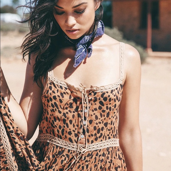 SOLD 💔 Saphari sundress - Picture 2 of 9